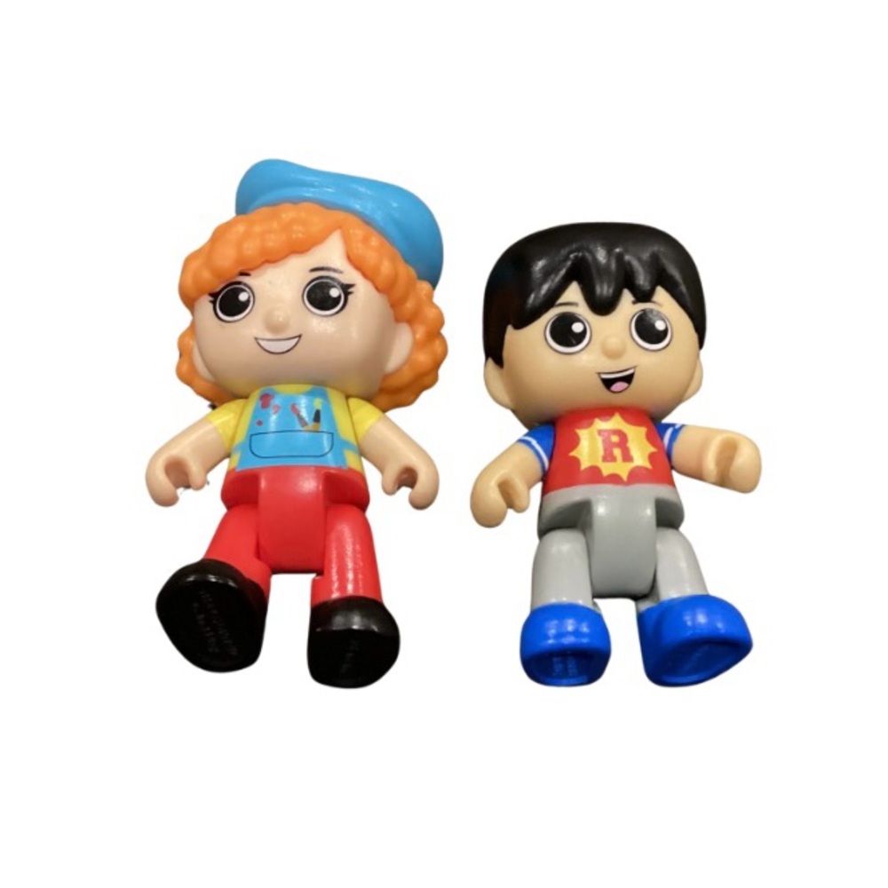 Ryan's World Ryan & Artist Mystery Playdate Surprise Just Play Action Figure